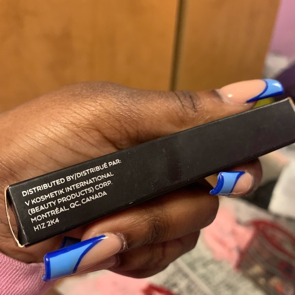 V kosmetix lipgloss - Picture 4 of 5